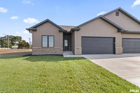 3200 Greenbriar Dr, Springfield, IL 62711