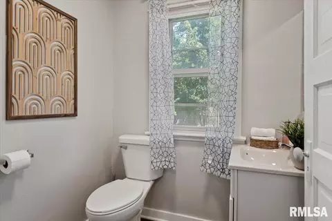 Bath - 112 N Macarthur Blvd, Springfield, IL 62702 photo 1 of 2