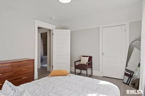 Bedroom - 112 N Macarthur Blvd, Springfield, IL 62702 photo 2 of 4