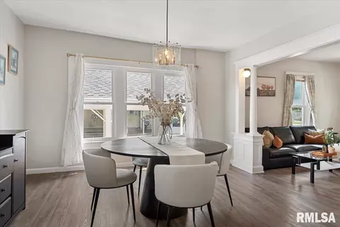 Dining - 112 N Macarthur Blvd, Springfield, IL 62702 photo 3 of 3