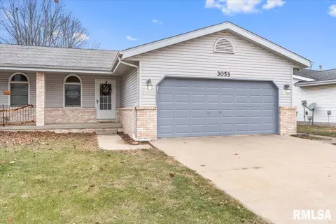 3053 Twin Lakes Dr, Springfield, IL 62707