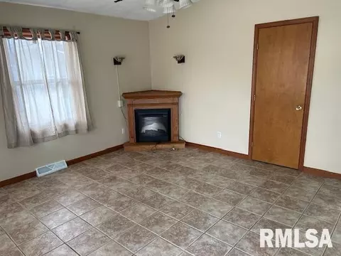 Living - 3136 Lakeshire Dr, Springfield, IL 62707 photo 1 of 1
