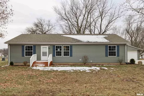 253 Overton Dr, Winchester, IL 62694