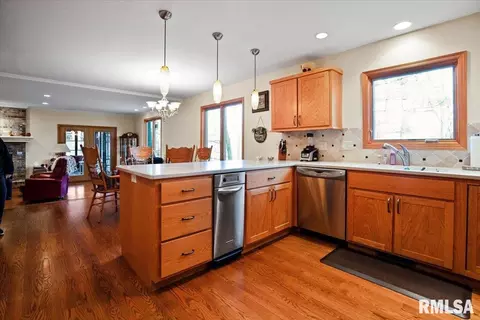 3709 W Bluffs Rd, Springfield, IL 62711 photo 7