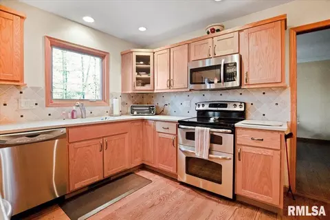 3709 W Bluffs Rd, Springfield, IL 62711 photo 5