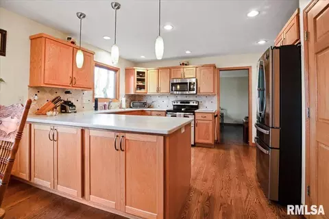 3709 W Bluffs Rd, Springfield, IL 62711 photo 8
