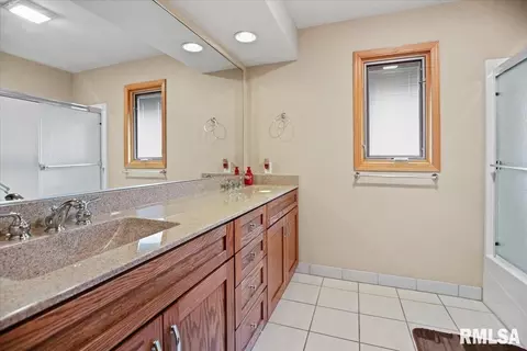 3709 W Bluffs Rd, Springfield, IL 62711 photo 18