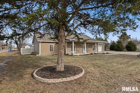 401 E Progress St, Ashland, IL 62612 photo 3