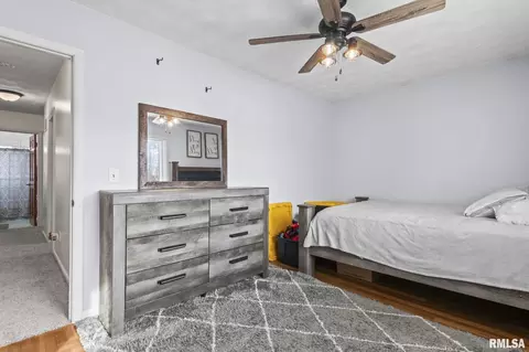 Bedroom - 1386 Valley Dr, Springfield, IL 62702 photo 5 of 11