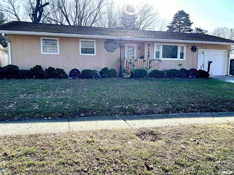 2138 W Lawrence Ave, Springfield, IL 62704