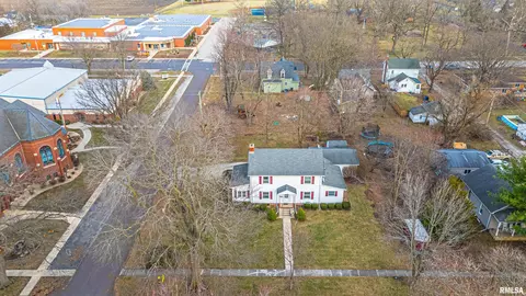 214 N Maple Ave, Minier, IL 61759 photo 2