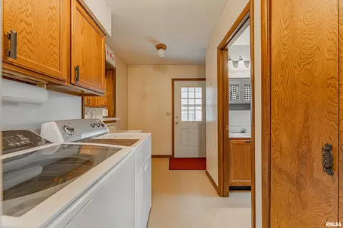 214 N Maple Ave, Minier, IL 61759 photo 17