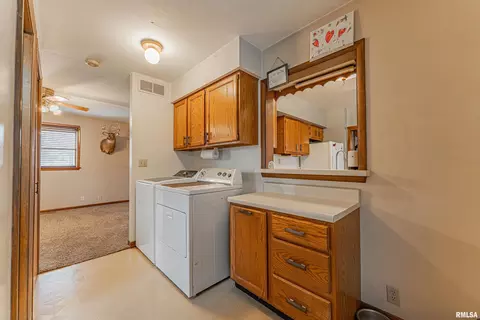 214 N Maple Ave, Minier, IL 61759 photo 18