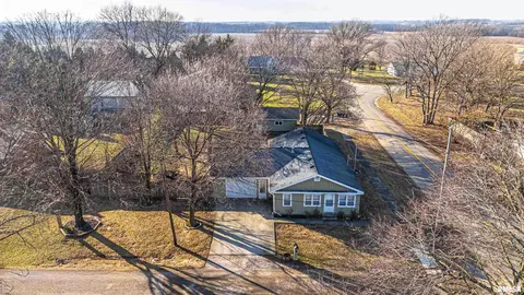 307 N West St, Waynesville, IL 61778
