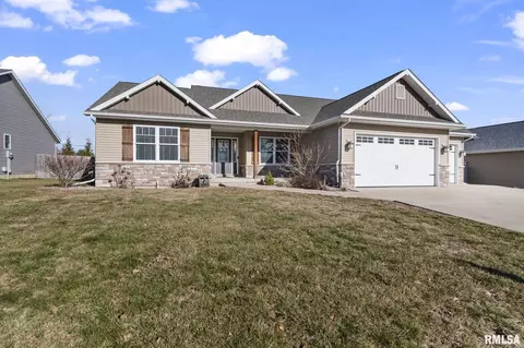 1821 Avenel Ln, Chatham, IL 62629