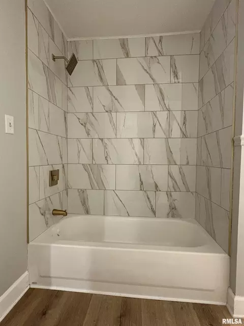 Bath - 1111 N Walnut St, Springfield, IL 62702 photo 2 of 3