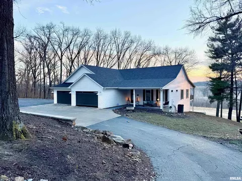 19051 Athens Blacktop Rd, Petersburg, IL 62675
