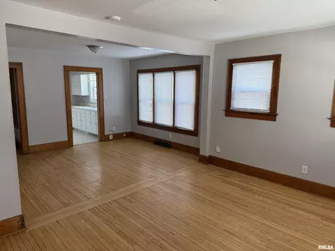 Living - 1708 S Spring St, Springfield, IL 62704 photo 1 of 3