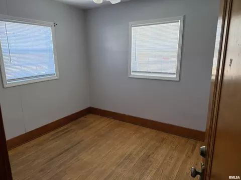 Bedroom - 1708 S Spring St, Springfield, IL 62704 photo 3 of 4