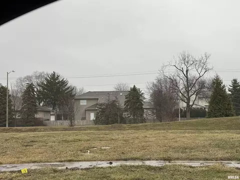 3201 Enfield Cir, Springfield, IL 62711