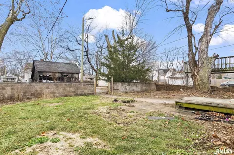 Exterior - 1510 S 6th St, Springfield, IL 62703 photo 3 of 4