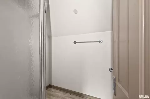 Bath - 1510 S 6th St, Springfield, IL 62703 photo 4 of 4