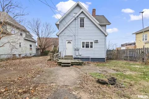 Exterior - 1510 S 6th St, Springfield, IL 62703 photo 4 of 4