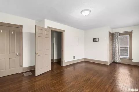 Bedroom - 1510 S 6th St, Springfield, IL 62703 photo 4 of 13