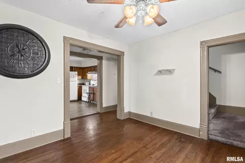 Entry Way - 1510 S 6th St, Springfield, IL 62703 photo 4 of 5