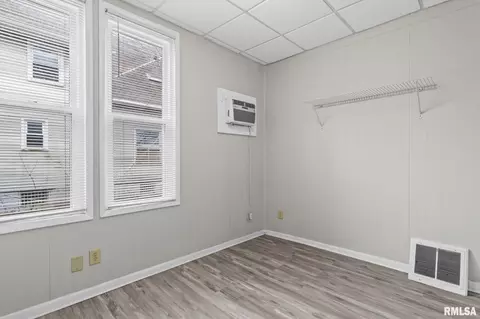 Bedroom - 1510 S 6th St, Springfield, IL 62703 photo 2 of 13