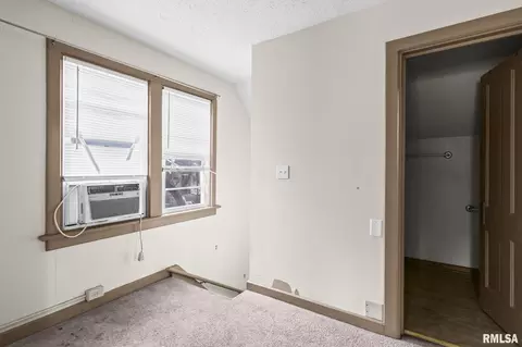 Bedroom - 1510 S 6th St, Springfield, IL 62703 photo 9 of 13