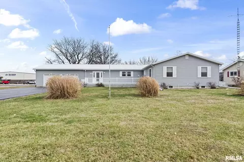 1536 N Springfield St, Virden, IL 62690
