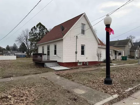 889 Jefferson St, Galesburg, IL 61401