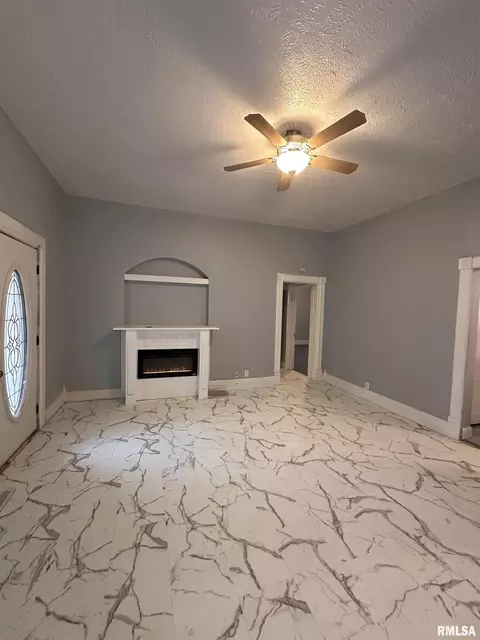 Living - 1304 S Walnut St, Springfield, IL 62704 photo 1 of 1