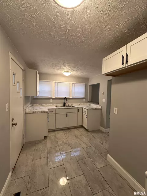 Kitchen - 1304 S Walnut St, Springfield, IL 62704 photo 1 of 1