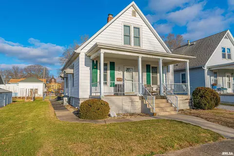 216 Wyatt Ave, Lincoln, IL 62656