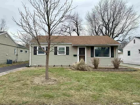 1637 Lakeview Ter, Jacksonville, IL 62650