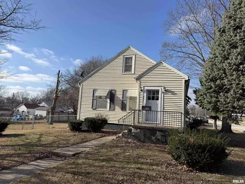841 Gratton St, Burlington, IA 52601