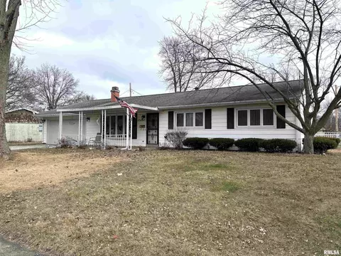 137 Dawn Dr, Springfield, IL 62702