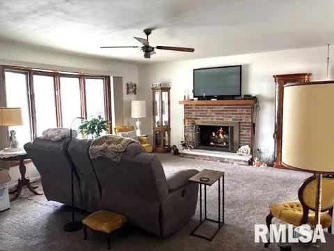 137 Dawn Dr, Springfield, IL 62702 photo 5