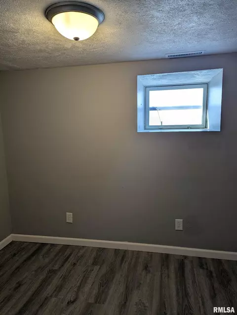 Other - 1301 E Morton Ave, Springfield, IL 62702 photo 9 of 16