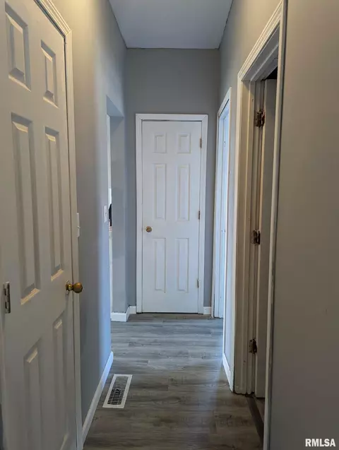 Entry Way - 1301 E Morton Ave, Springfield, IL 62702 photo 1 of 5