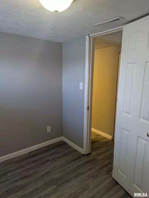 Bedroom - 1301 E Morton Ave, Springfield, IL 62702 photo 2 of 4