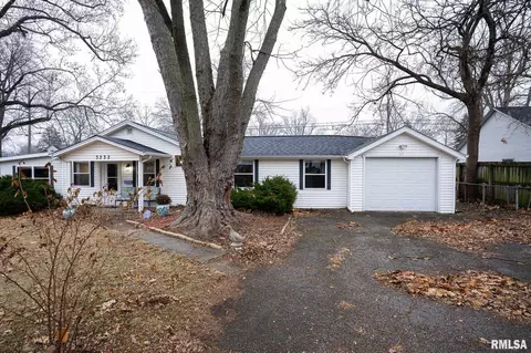 3232 S 1st St, Springfield, IL 62703
