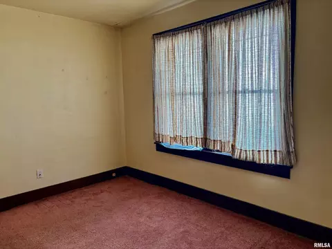 Bedroom - 1620 S 8th St, Springfield, IL 62703 photo 4 of 5