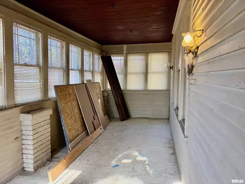 Exterior - 1620 S 8th St, Springfield, IL 62703 photo 1 of 1