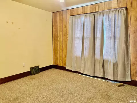 Bedroom - 1620 S 8th St, Springfield, IL 62703 photo 1 of 5
