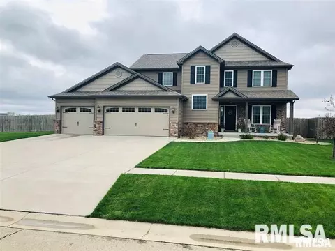 604 Garvey Ln, Chatham, IL 62629