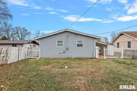 Exterior - 2616 Kent Dr, Springfield, IL 62703 photo 3 of 4