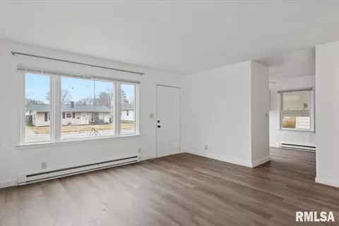 Living - 2616 Kent Dr, Springfield, IL 62703 photo 3 of 4